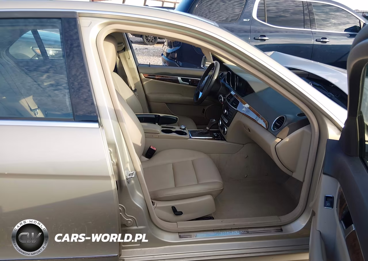 2012 Mercedes-Benz C 300 Sport 4Matic VIN:WDDGF8BB1CR194957 - 5