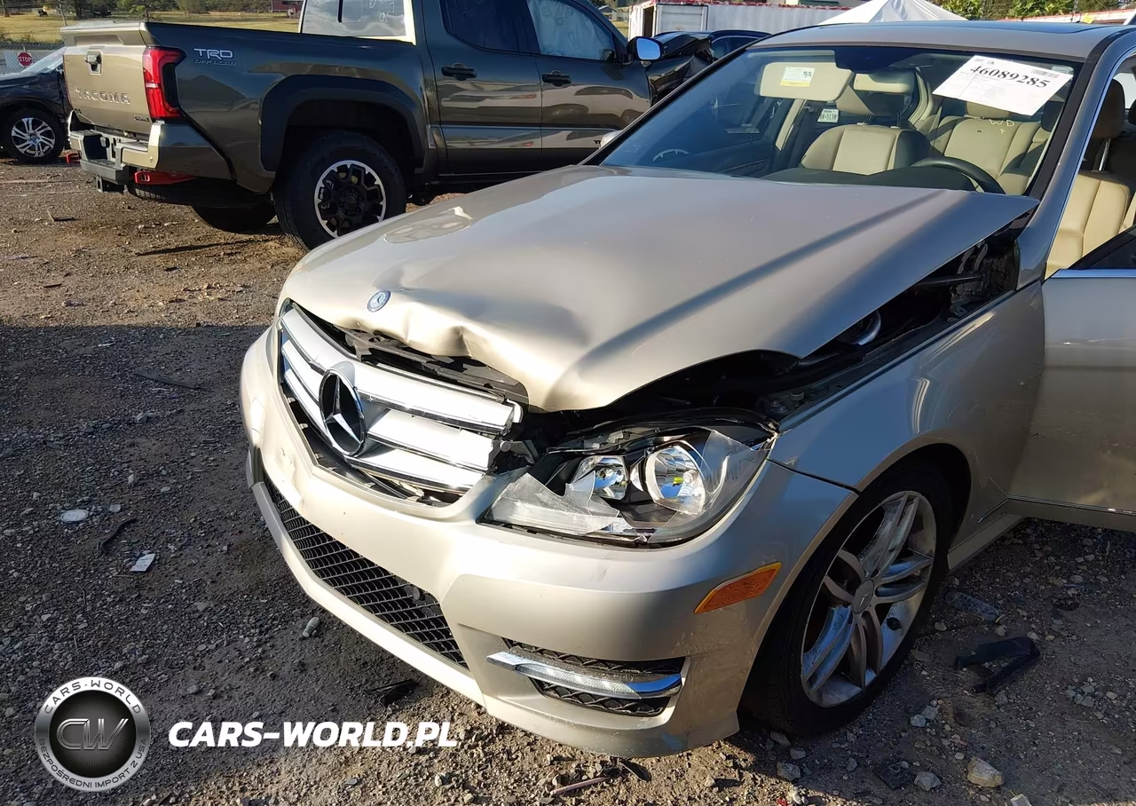2012 Mercedes-Benz C 300 Sport 4Matic VIN:WDDGF8BB1CR194957 - 6