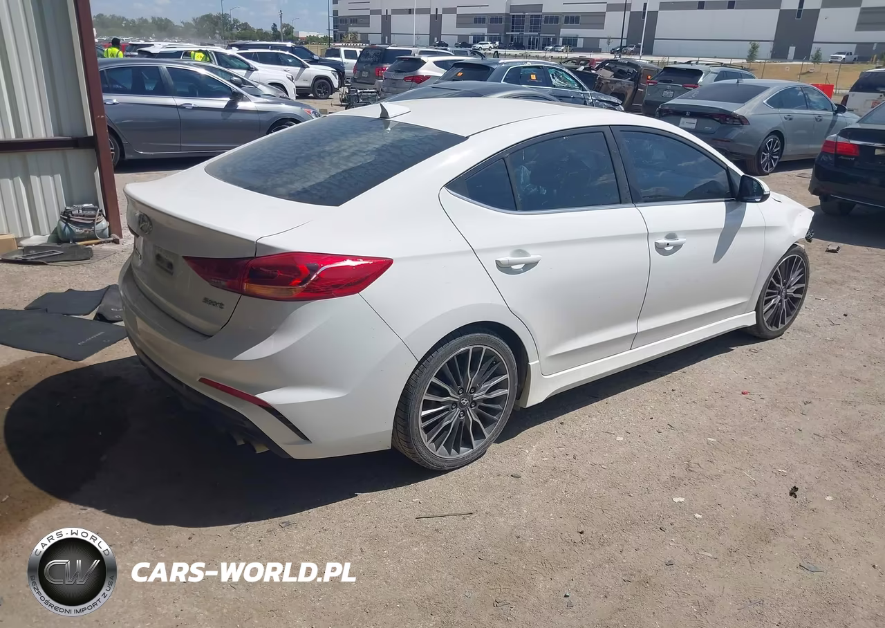 2018 Hyundai Elantra Sport VIN:KMHD04LB3JU557951 - 4