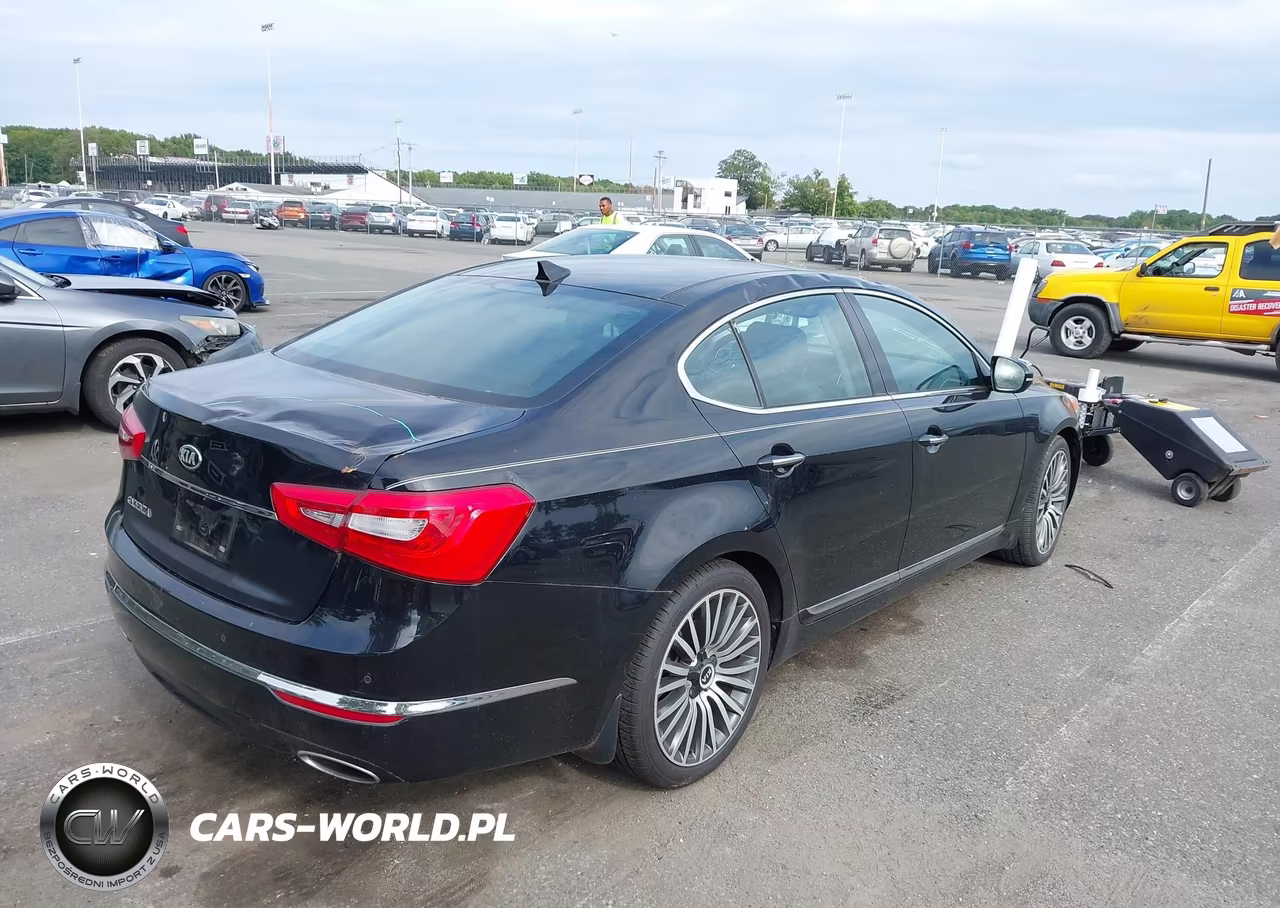 2015 Kia Cadenza Premium VIN:KNALN4D78F5188353 - 4
