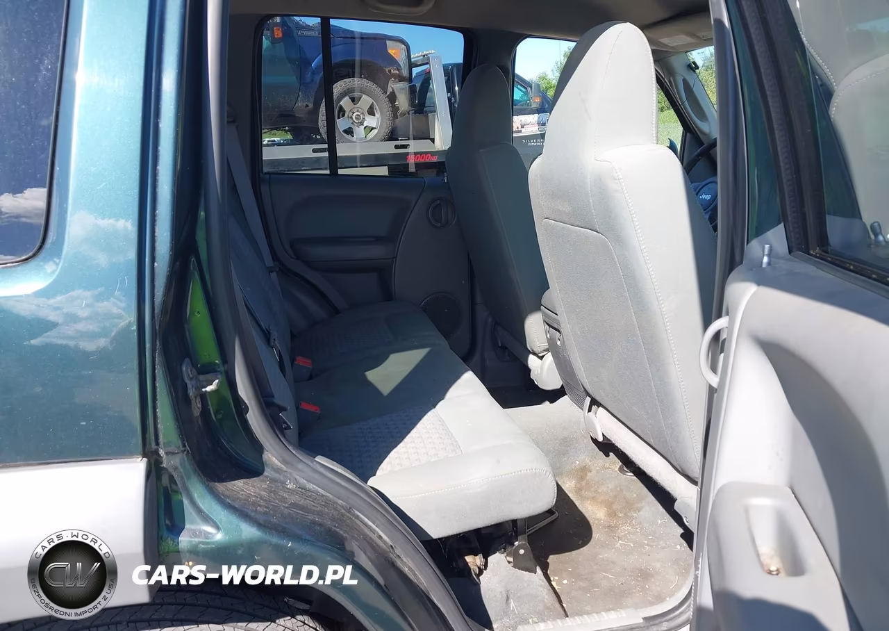 2005 Jeep Liberty Sport VIN:1J4GL48K25W614887 - 8