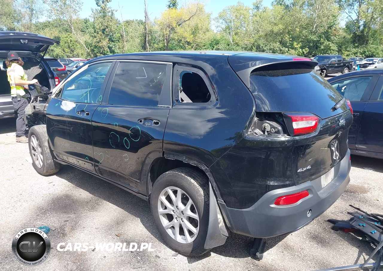 2017 Jeep Cherokee Latitude VIN:1C4PJMCB3HD221189 - 3
