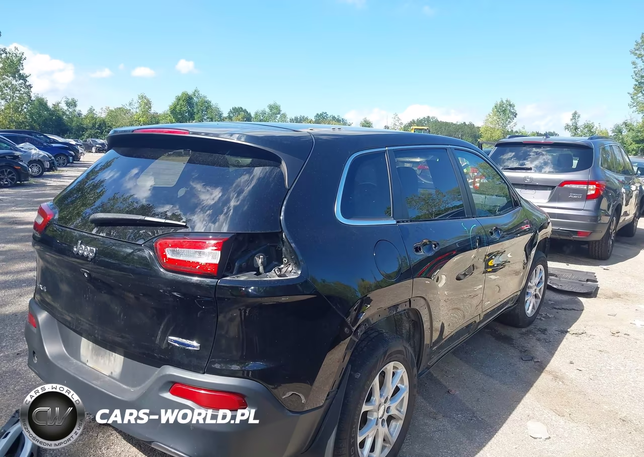 2017 Jeep Cherokee Latitude VIN:1C4PJMCB3HD221189 - 4