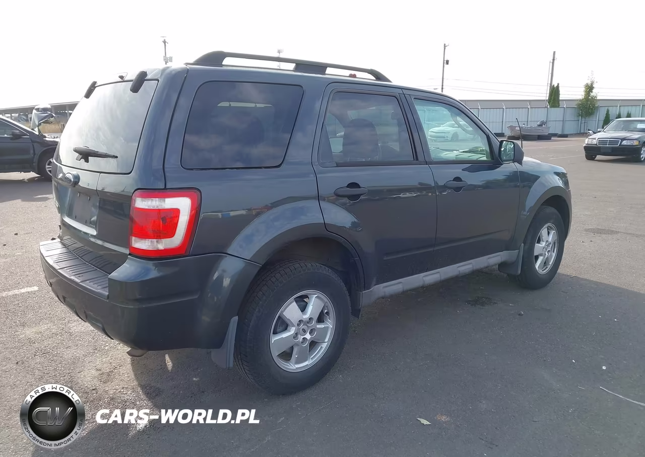 2009 Ford Escape Xlt VIN:1FMCU03749KB28362 - 4