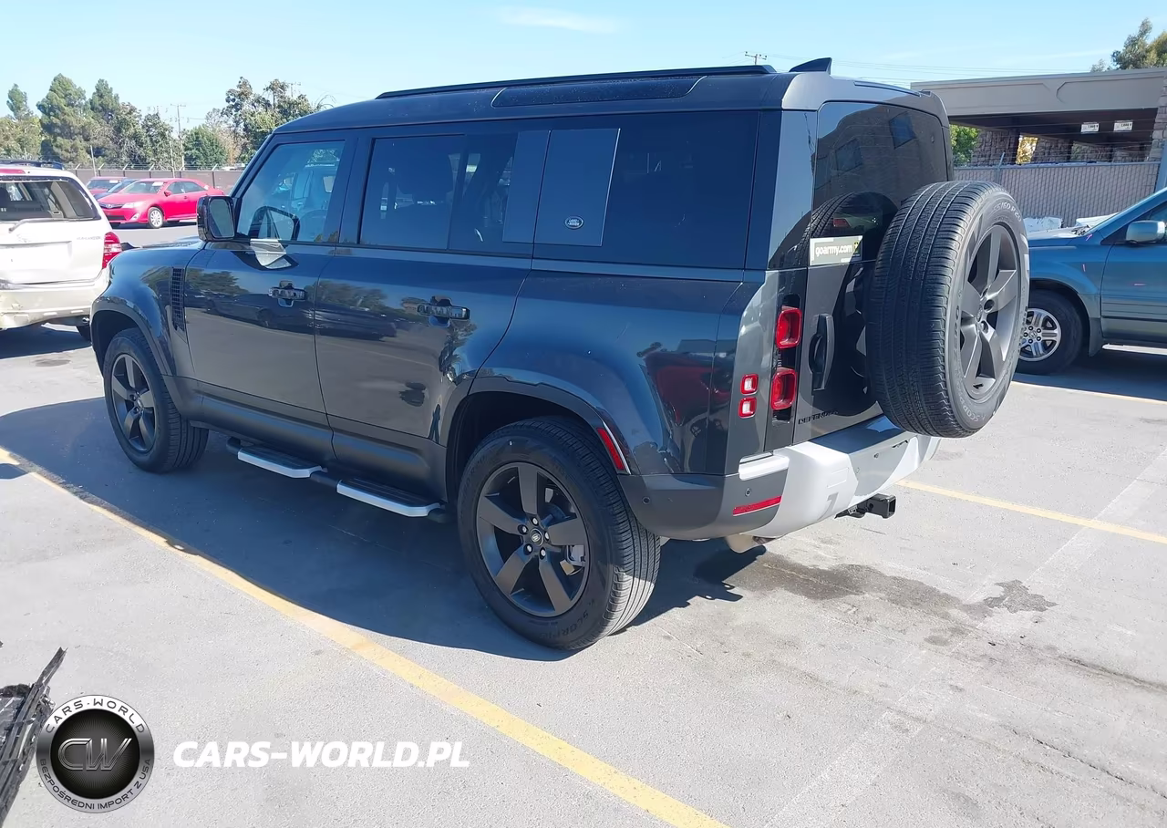 2023 Land Rover Defender 110 S VIN:SALEJ7EX7P2235746 - 3