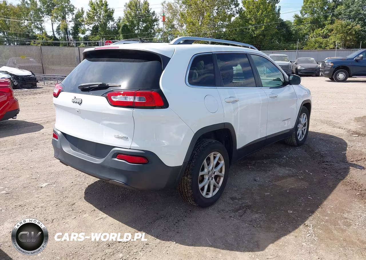 2017 Jeep Cherokee Latitude Fwd VIN:1C4PJLCB1HW616938 - 4