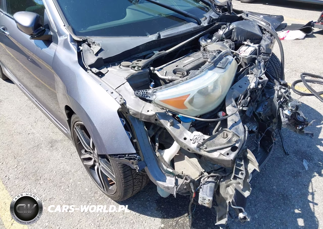 2017 Honda Accord Sport VIN:1HGCR2F52HA143234 - 14
