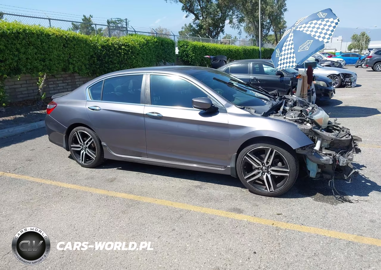 2017 Honda Accord Sport VIN:1HGCR2F52HA143234 - 17