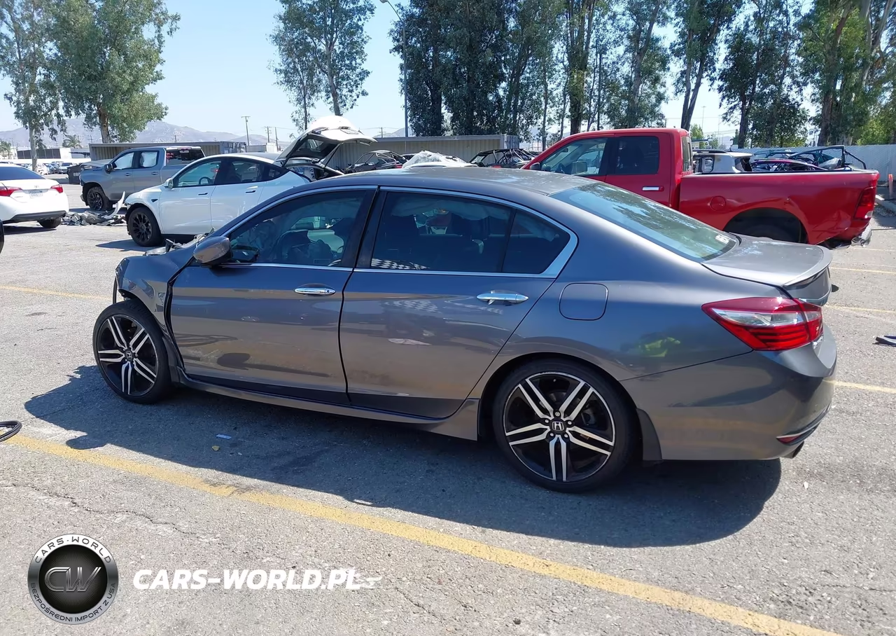 2017 Honda Accord Sport VIN:1HGCR2F52HA143234 - 18