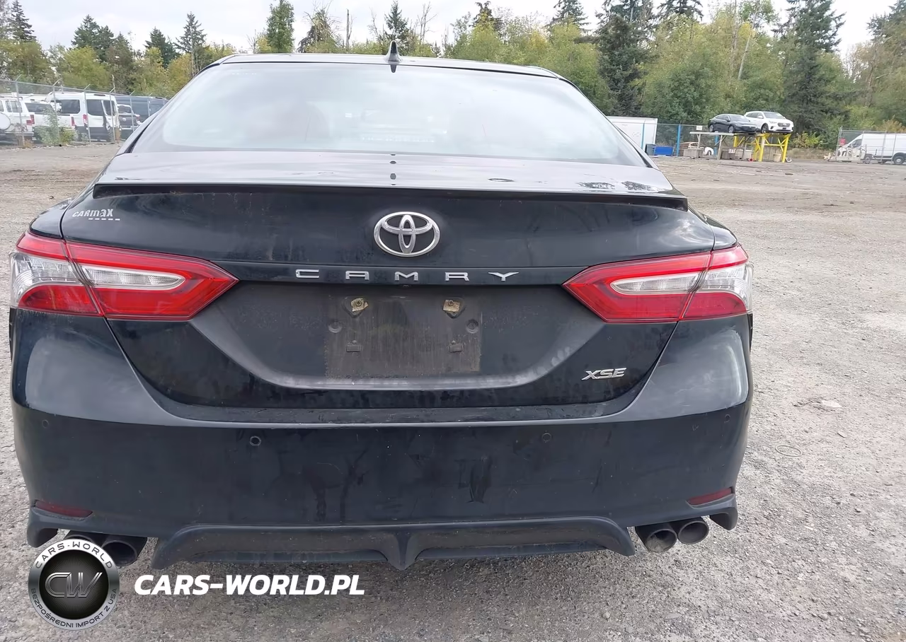 2018 Toyota Camry Xse VIN:4T1B61HK5JU056654 - 17