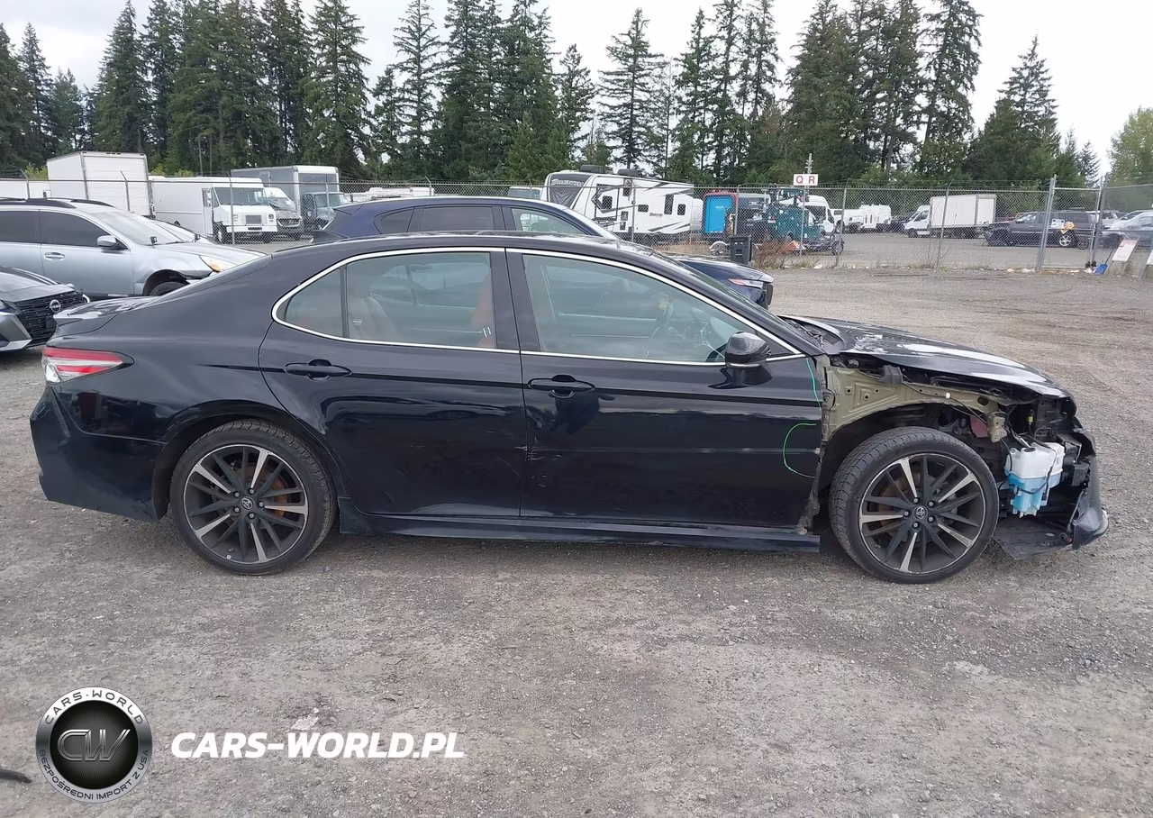 2018 Toyota Camry Xse VIN:4T1B61HK5JU056654 - 18