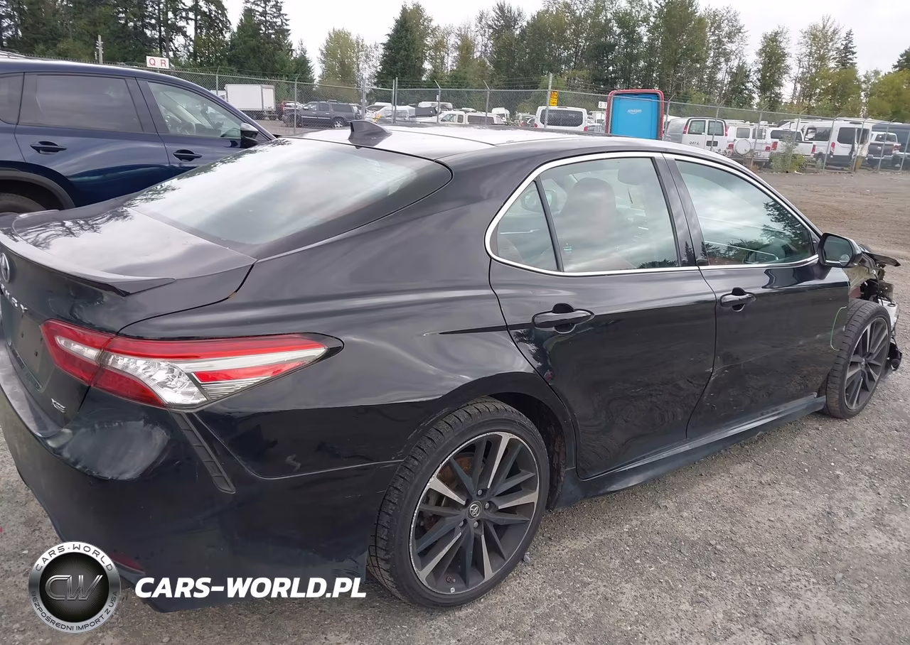 2018 Toyota Camry Xse VIN:4T1B61HK5JU056654 - 19