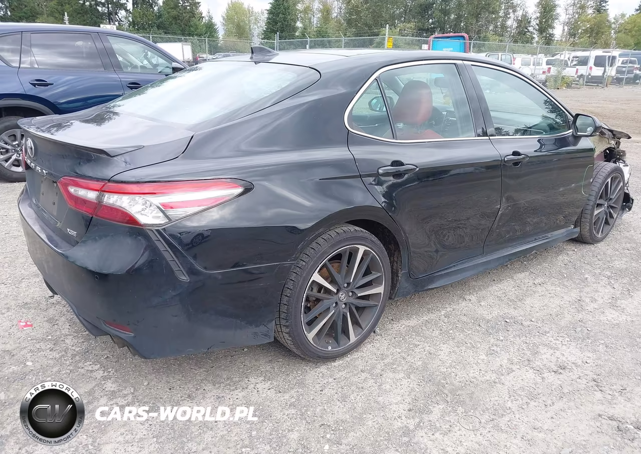 2018 Toyota Camry Xse VIN:4T1B61HK5JU056654 - 4