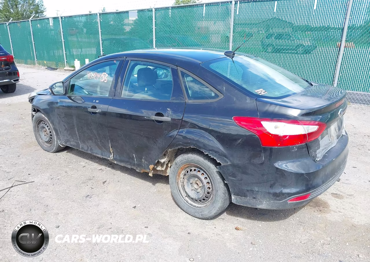 2012 Ford Focus S VIN:1FAHP3E23CL461762 - 3