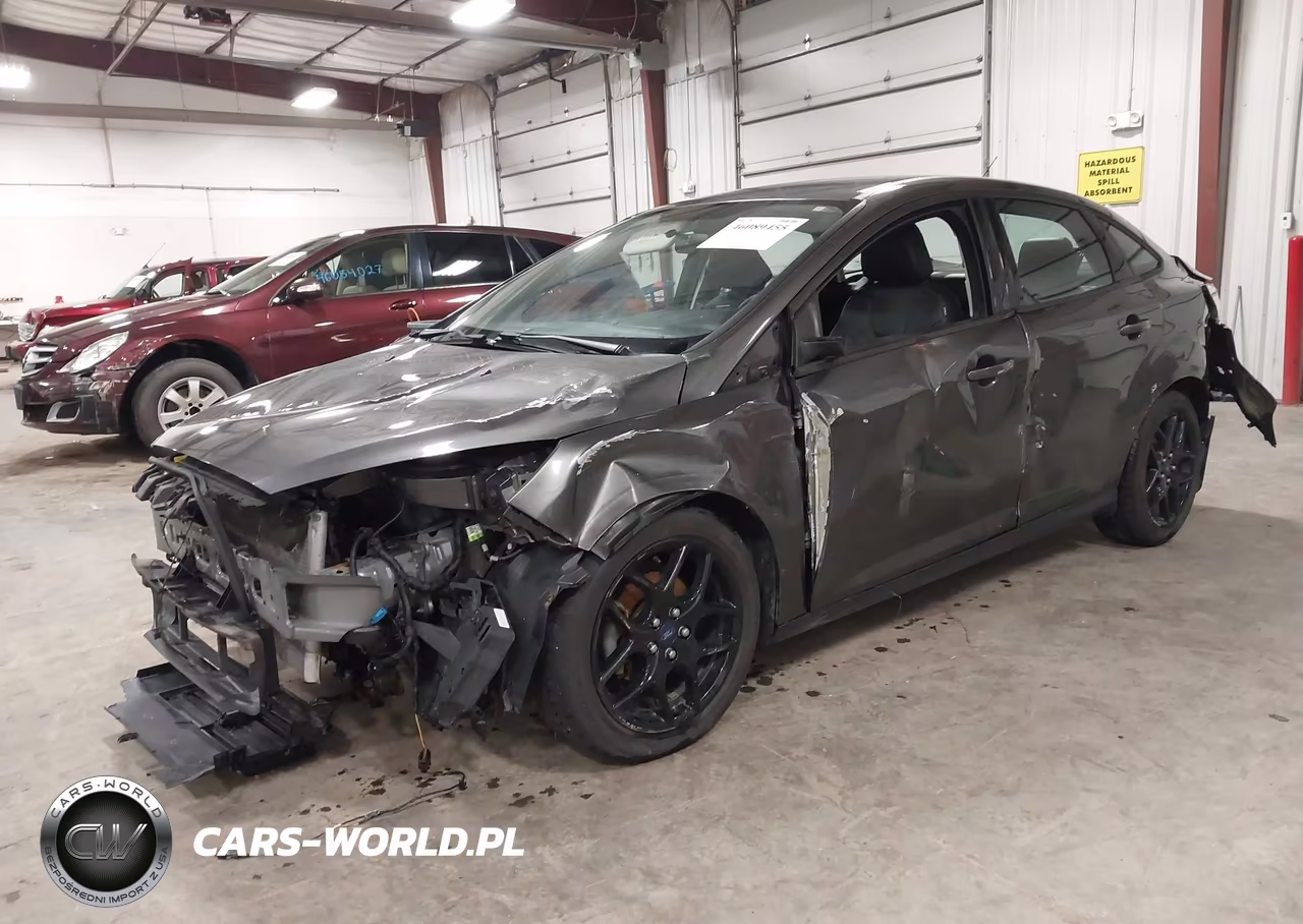 2016 Ford Focus Se VIN:1FADP3F23GL261824 - 2