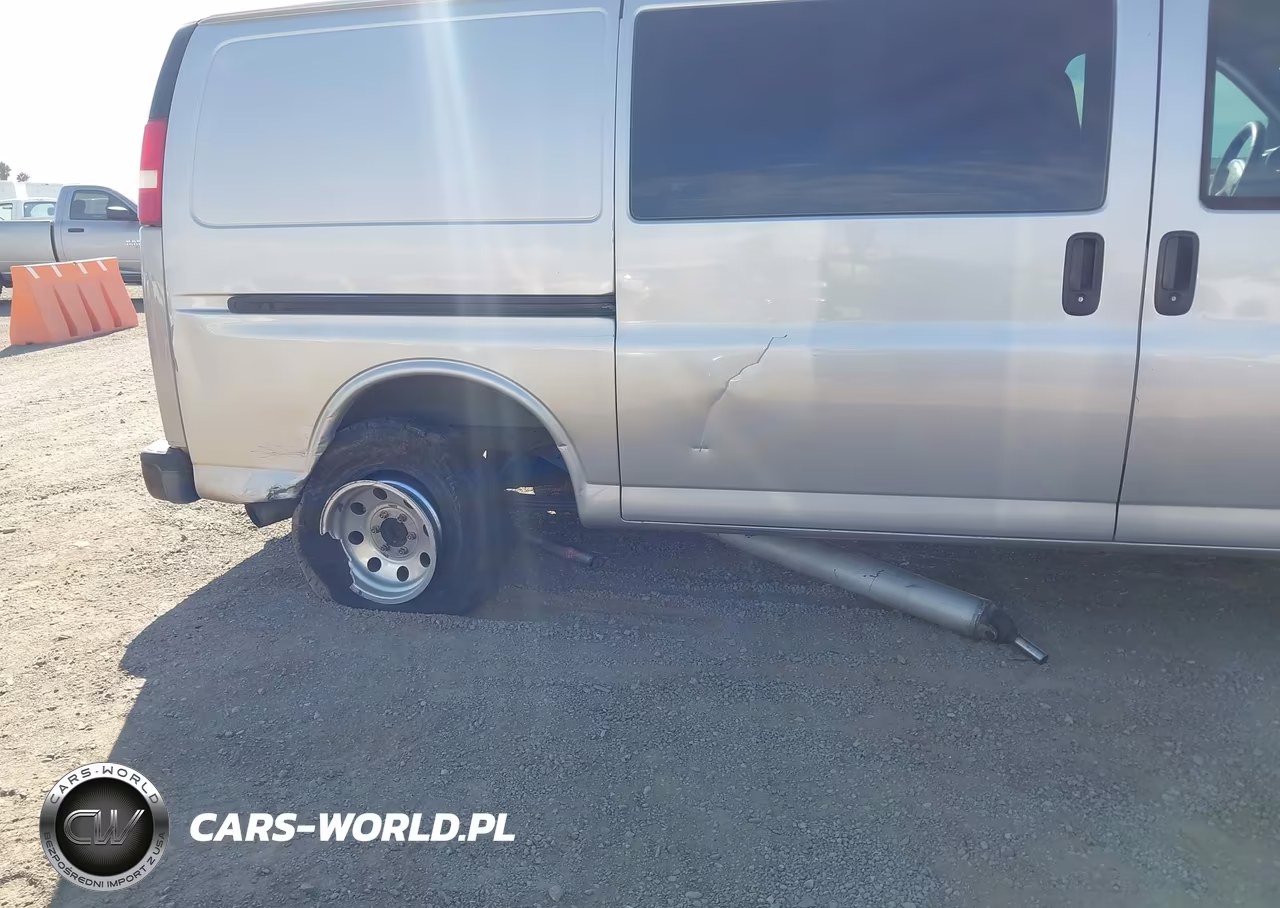2005 Chevrolet Express VIN:1GCFG15T151211823 - 6