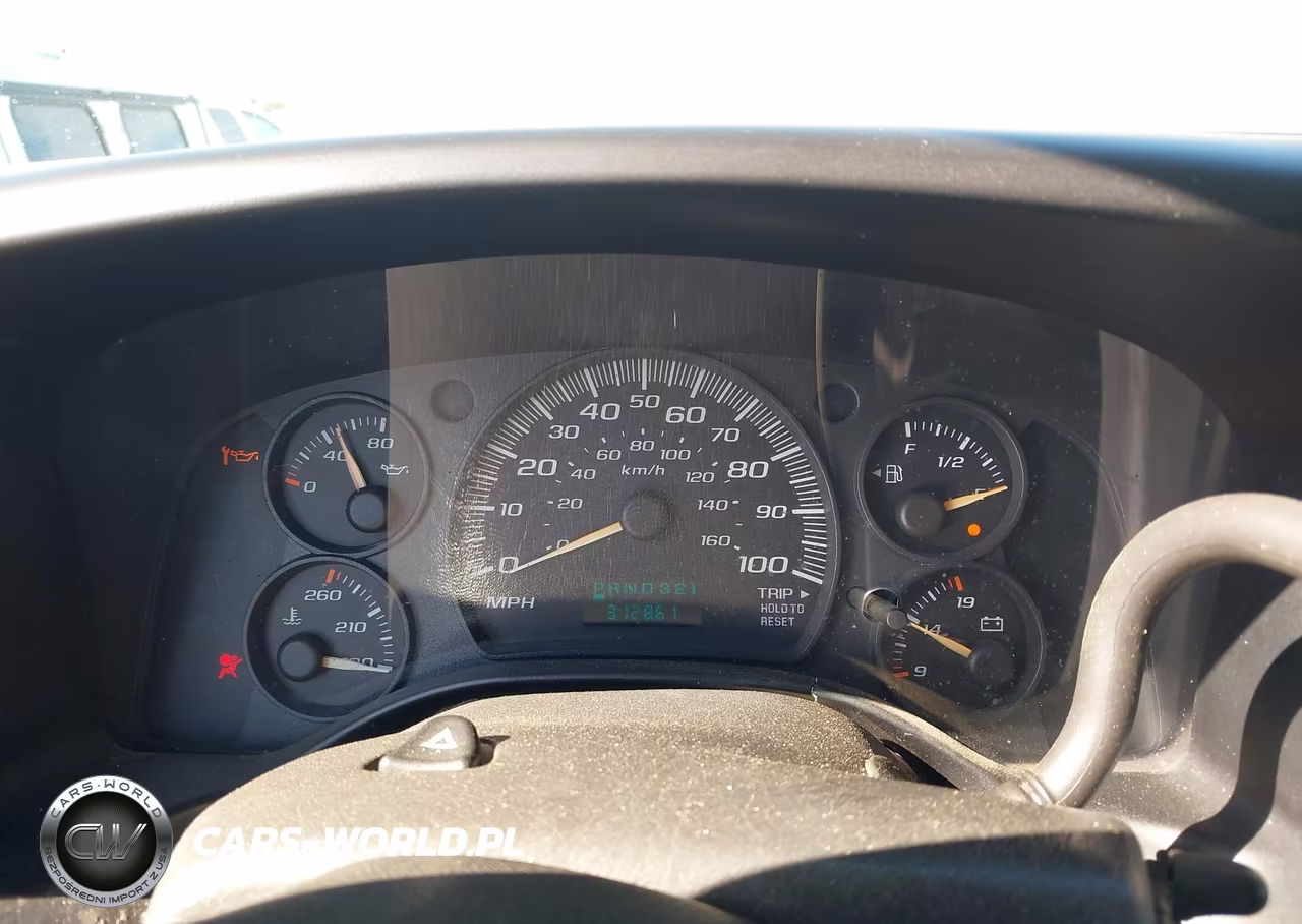 2005 Chevrolet Express VIN:1GCFG15T151211823 - 7