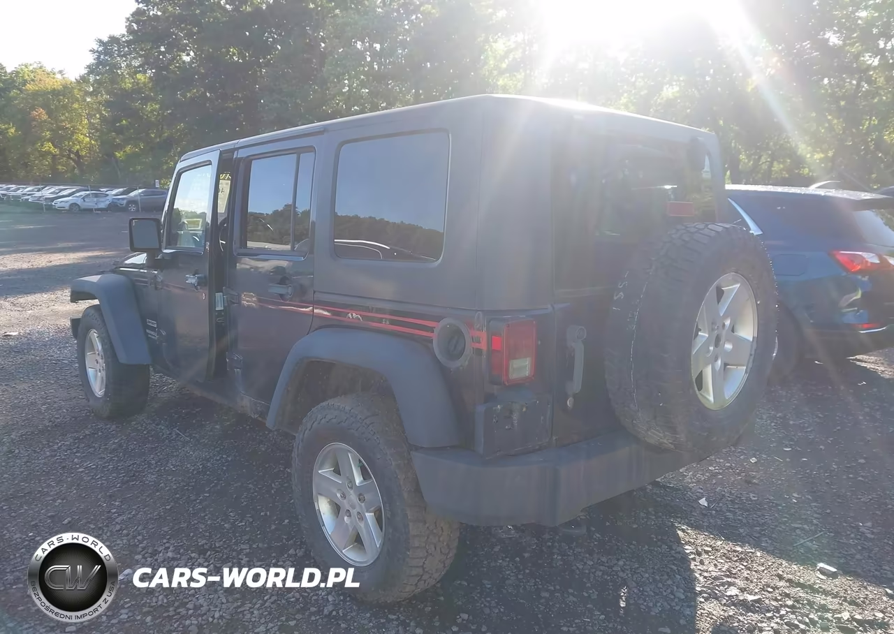 2010 Jeep Wrangler Unlimited Sport VIN:1J4BA3H16AL201481 - 3