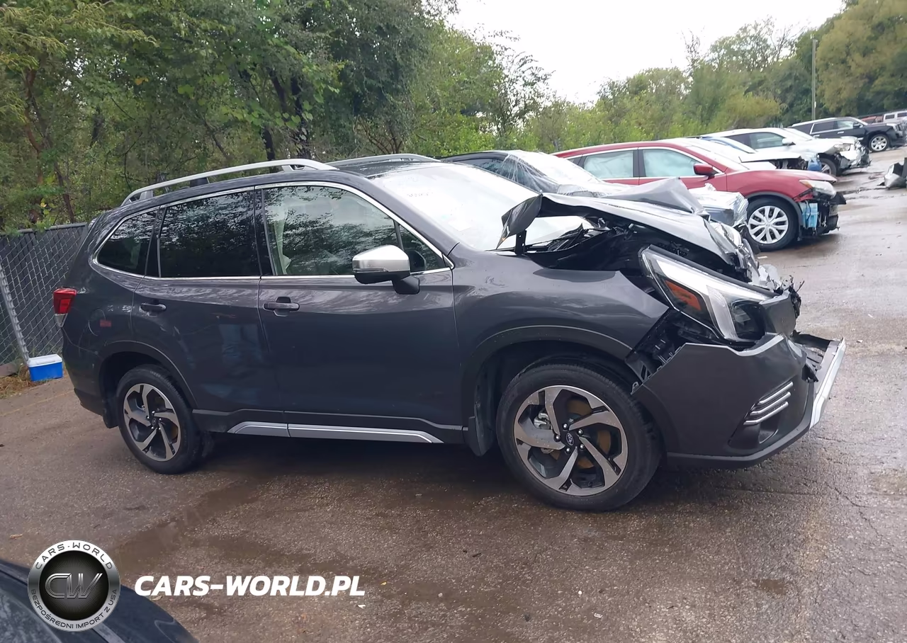 2022 Subaru Forester Touring VIN:JF2SKARC1NH525200 - 13