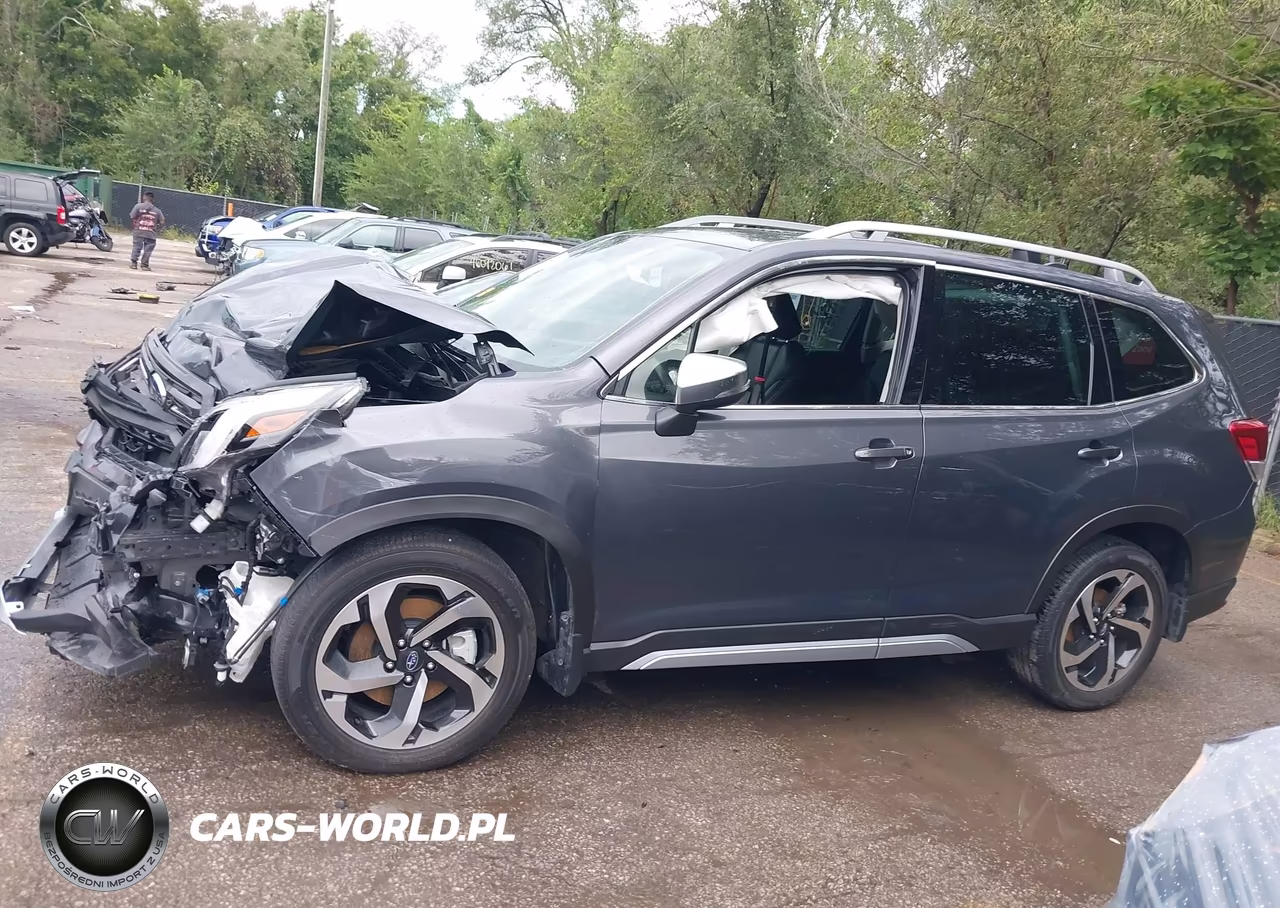 2022 Subaru Forester Touring VIN:JF2SKARC1NH525200 - 14