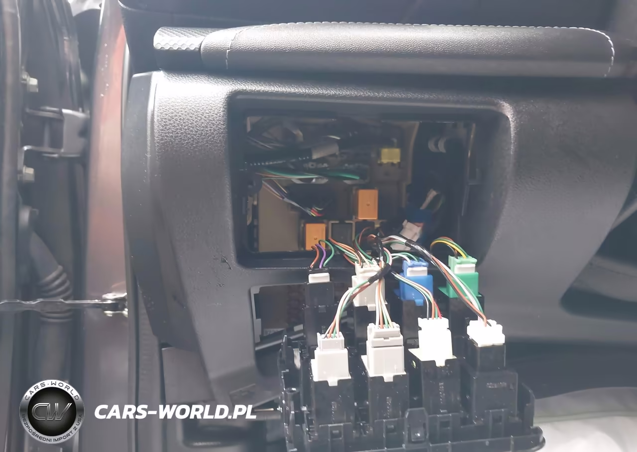 2022 Subaru Forester Touring VIN:JF2SKARC1NH525200 - 17