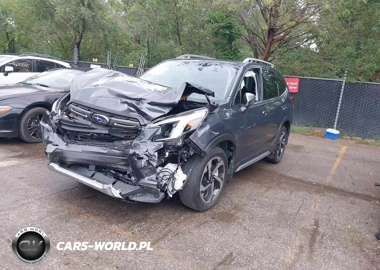 2022 Subaru Forester Touring VIN:JF2SKARC1NH525200 - 2