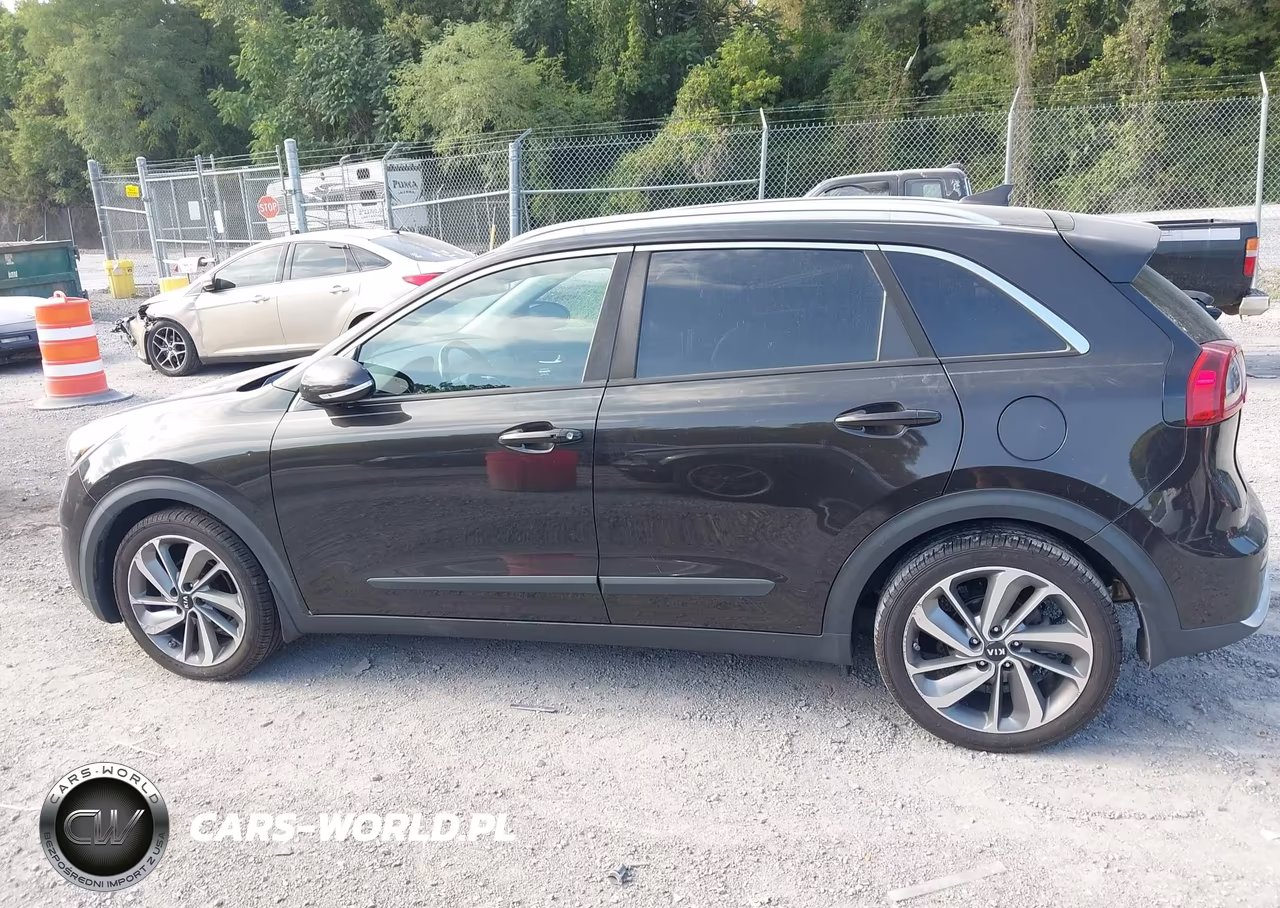 2017 Kia Niro Touring VIN:KNDCE3LCXH5082615 - 14