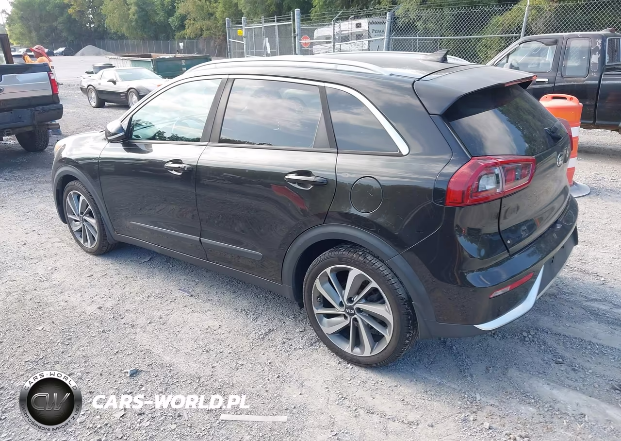 2017 Kia Niro Touring VIN:KNDCE3LCXH5082615 - 3