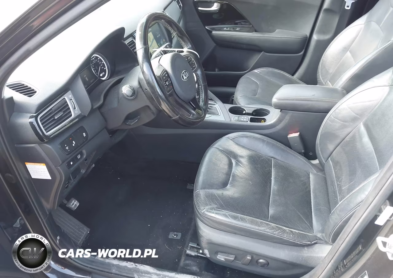 2017 Kia Niro Touring VIN:KNDCE3LCXH5082615 - 5
