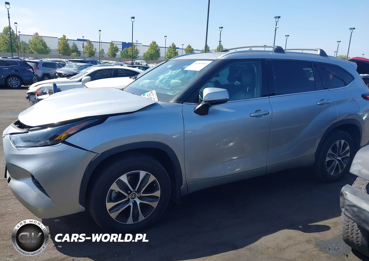 2022 Toyota Highlander Xle VIN:5TDHZRAH6NS100092 - 14