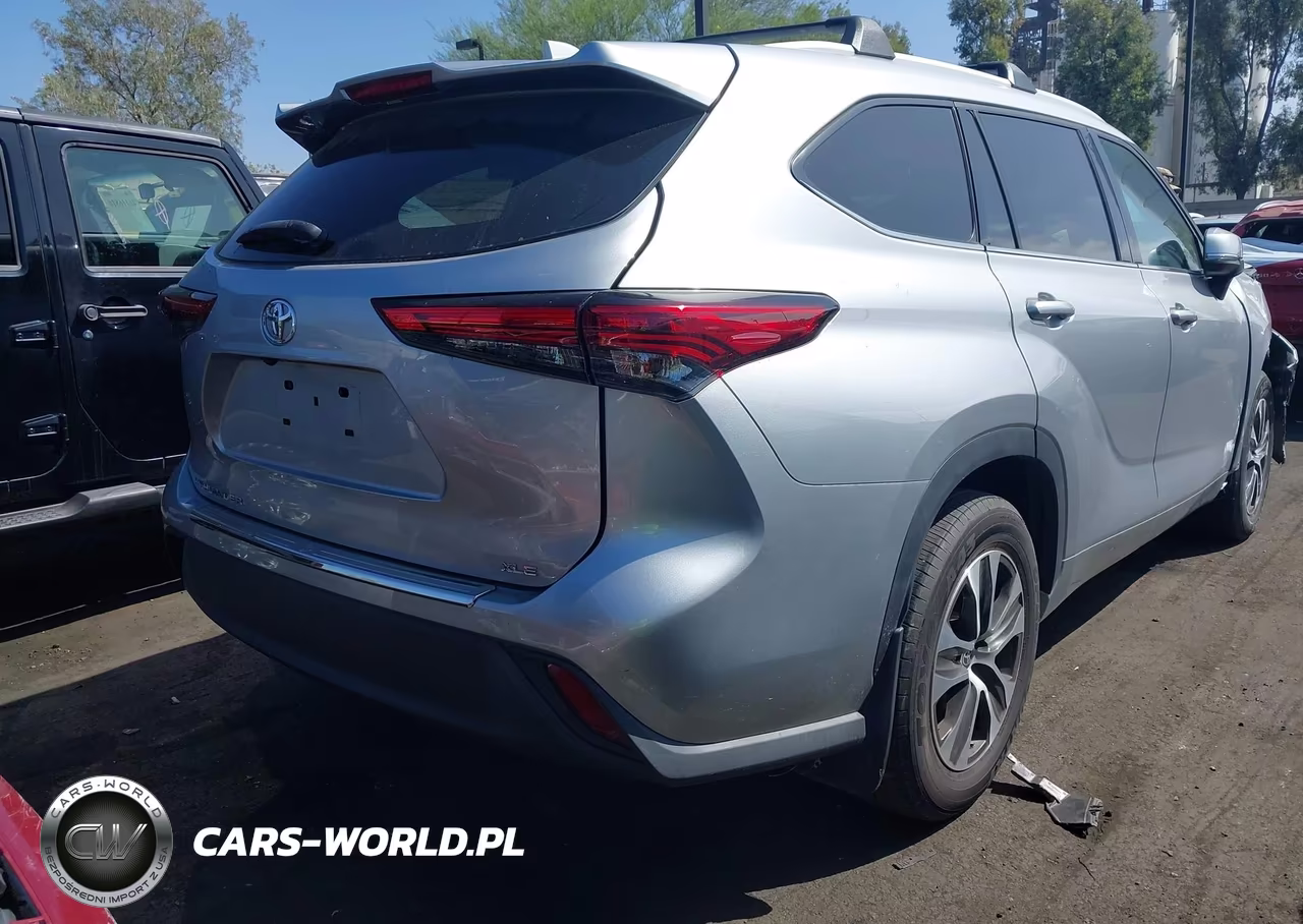 2022 Toyota Highlander Xle VIN:5TDHZRAH6NS100092 - 4