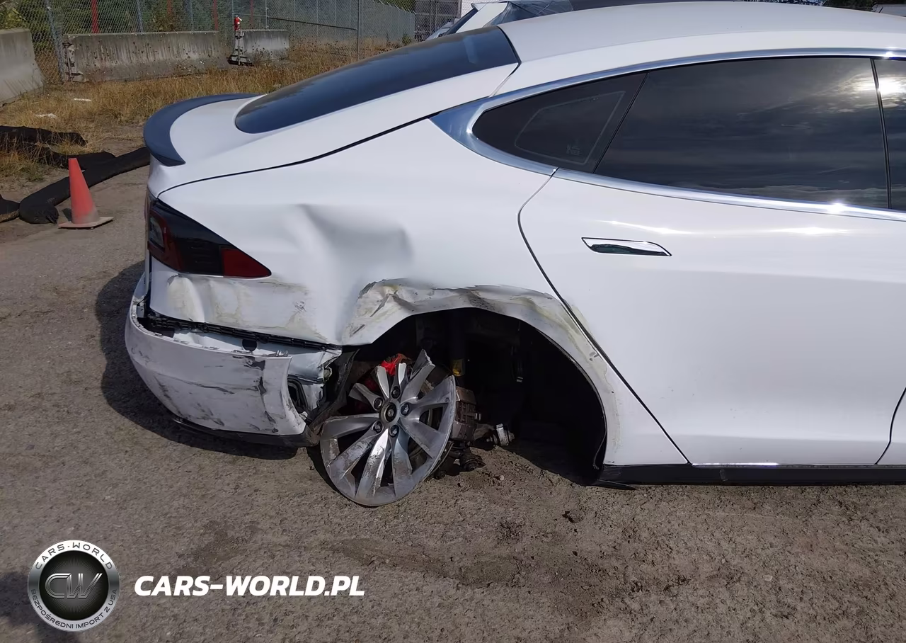 2014 Tesla Model S P85 VIN:5YJSA1H17EFP51467 - 6