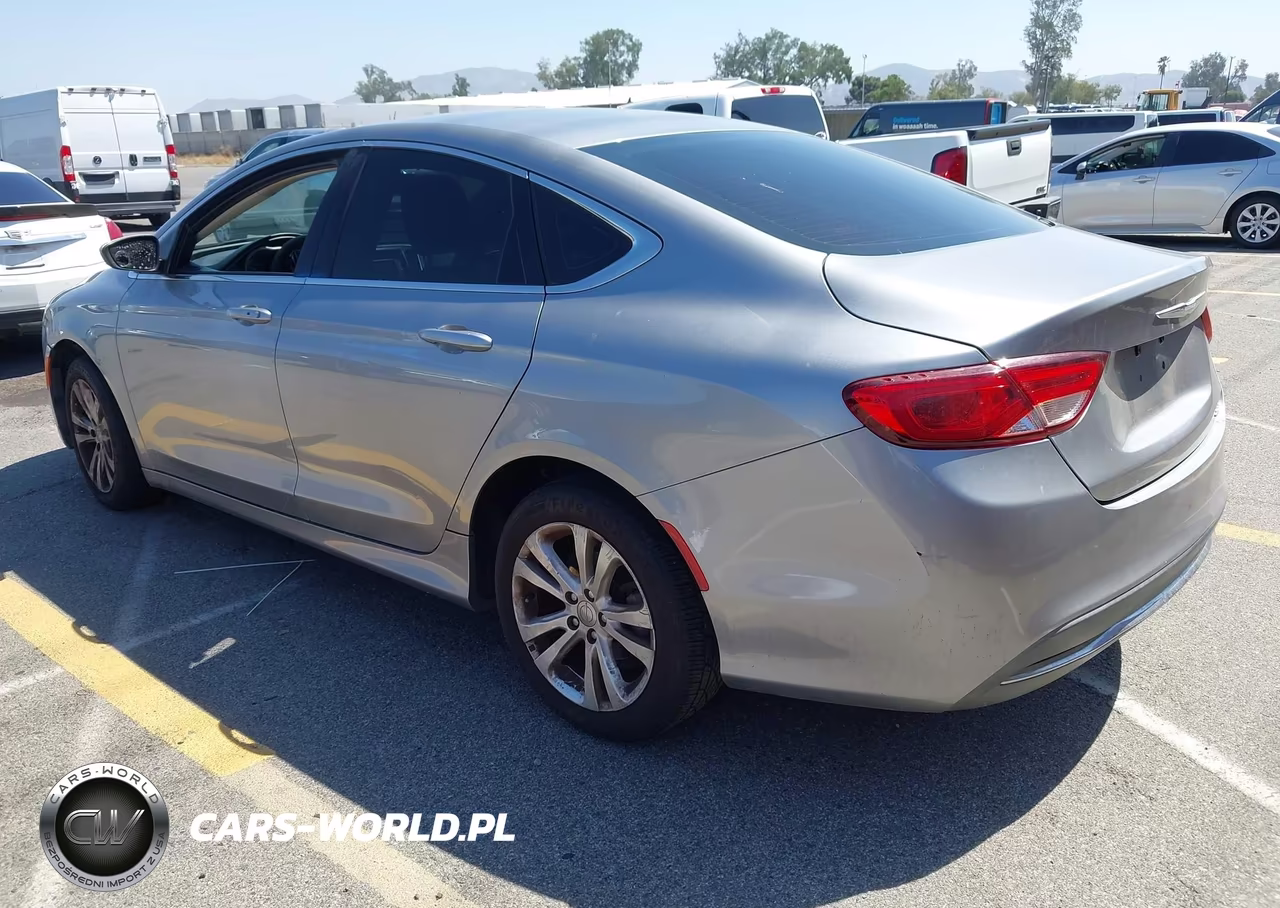 2015 Chrysler 200 Limited VIN:1C3CCCAB7FN733829 - 3
