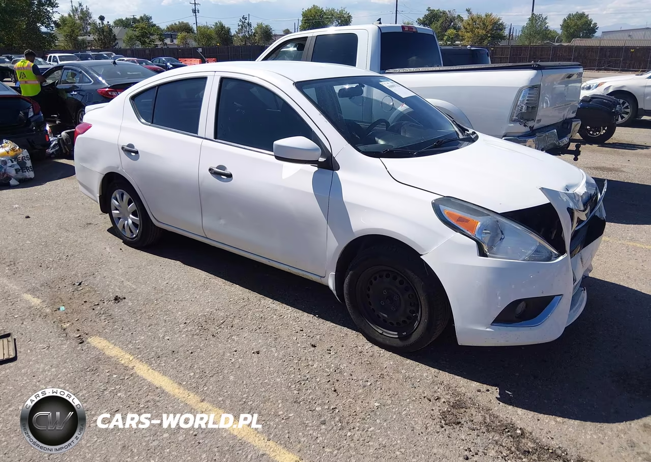 2019 Nissan Versa 1.6 S+