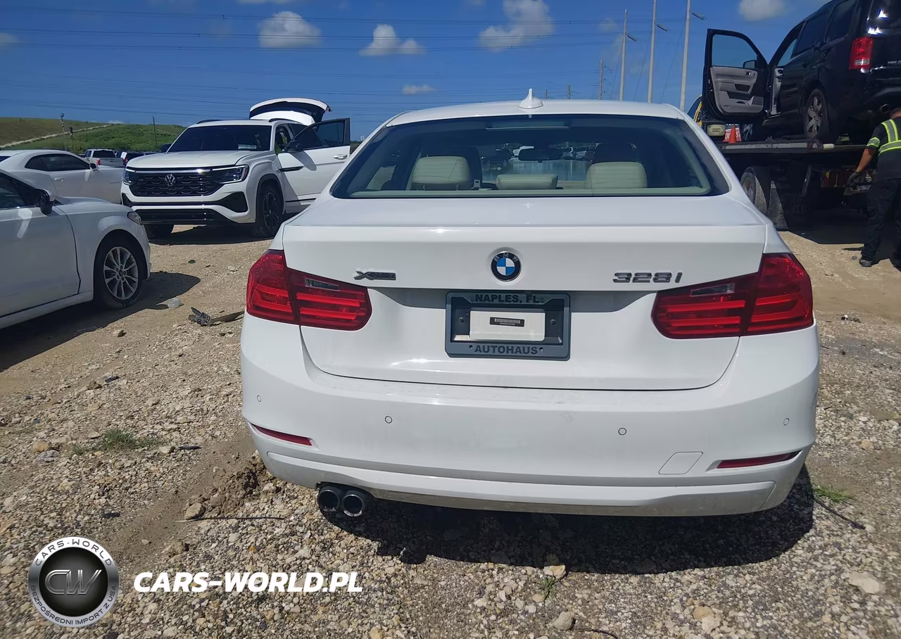 2013 BMW 328I xDrive VIN:WBA3B3C54DJ975906 - 16