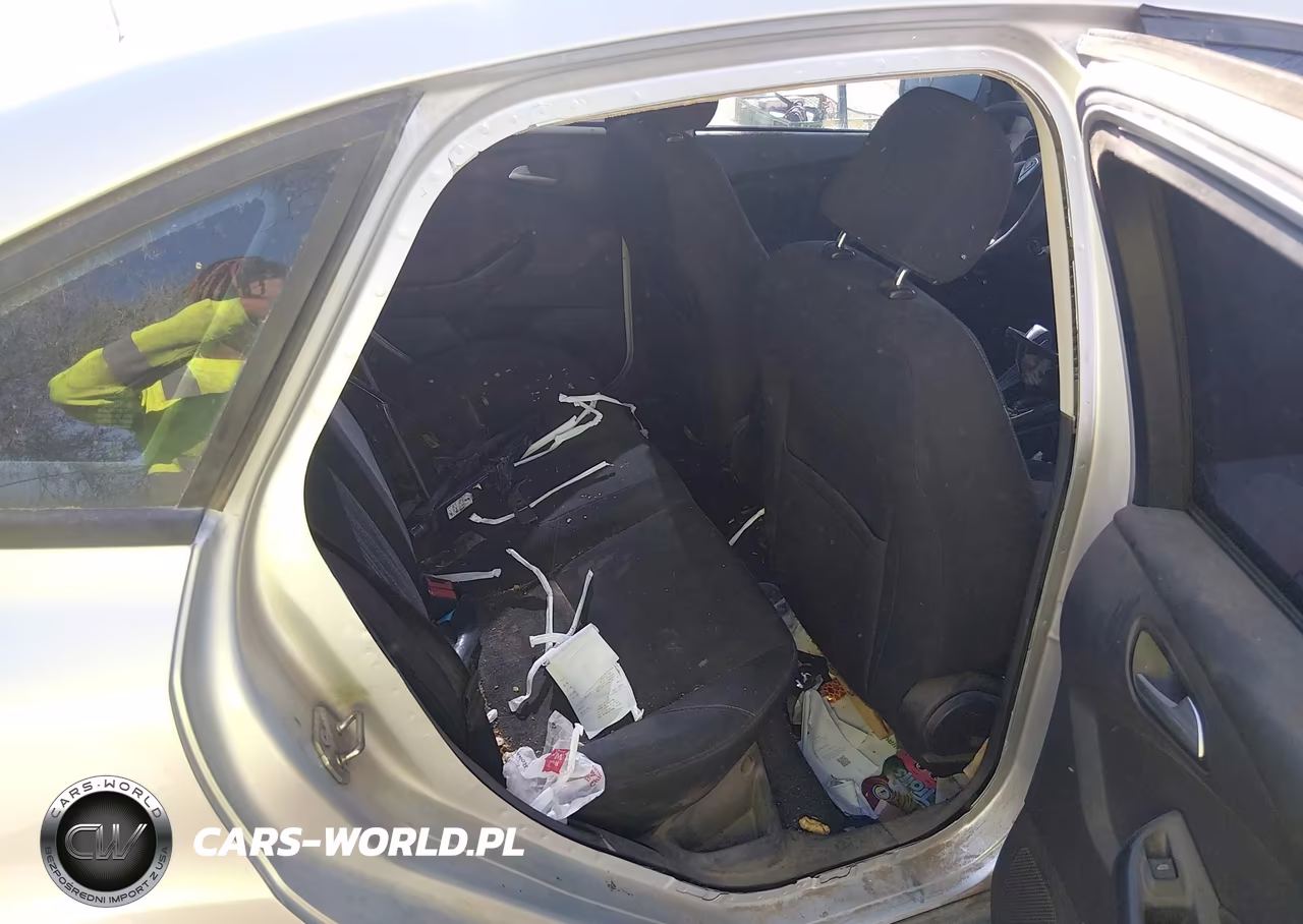 2015 Ford Focus Se VIN:1FADP3F26FL269964 - 8