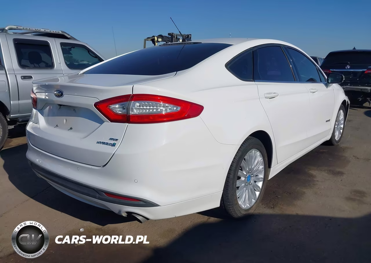 2013 Ford Fusion Hybrid Se VIN:3FA6P0LU8DR237366 - 4