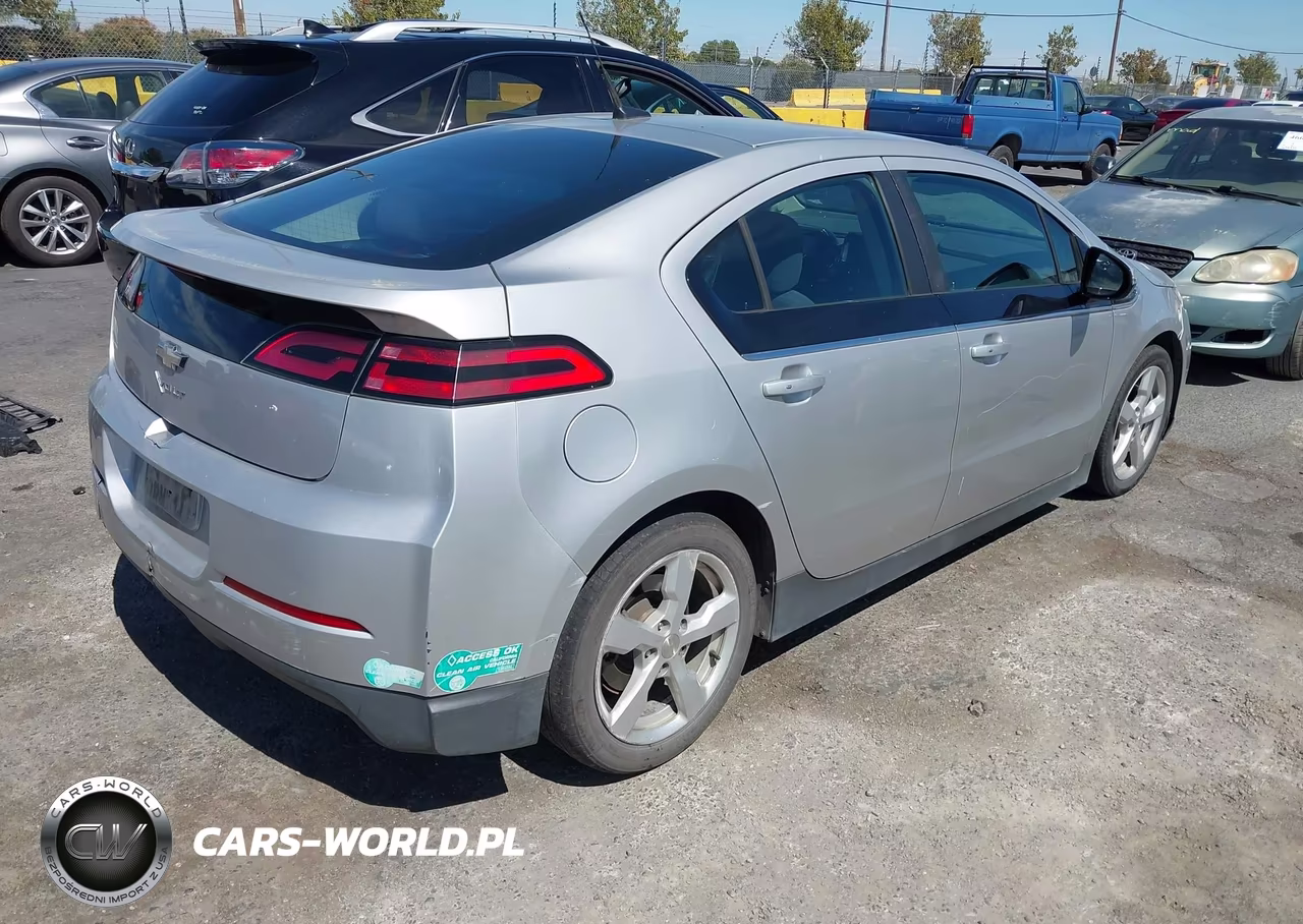 2014 Chevrolet Volt VIN:1G1RE6E47EU171652 - 4