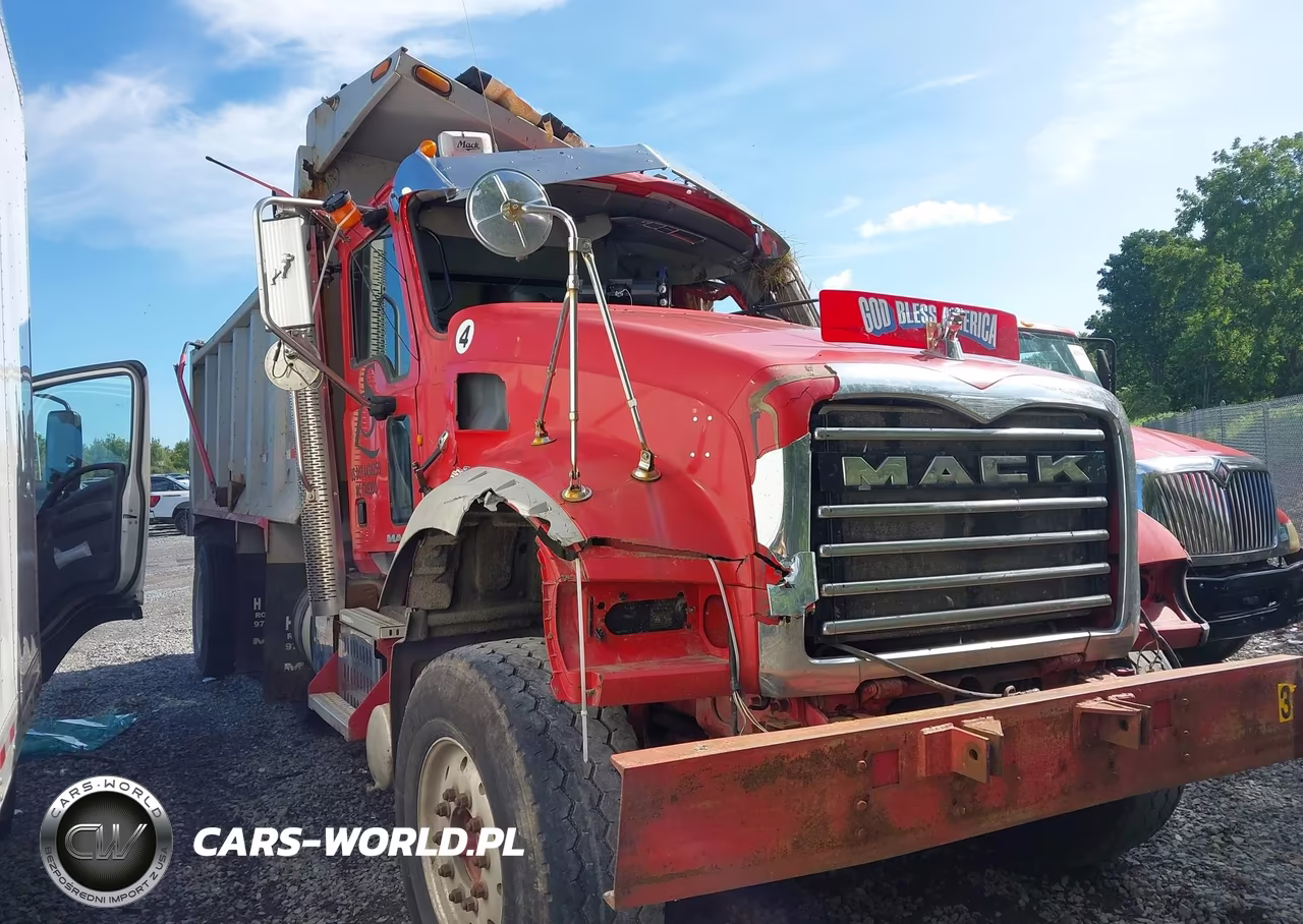 2014 Mack 700 Gu700