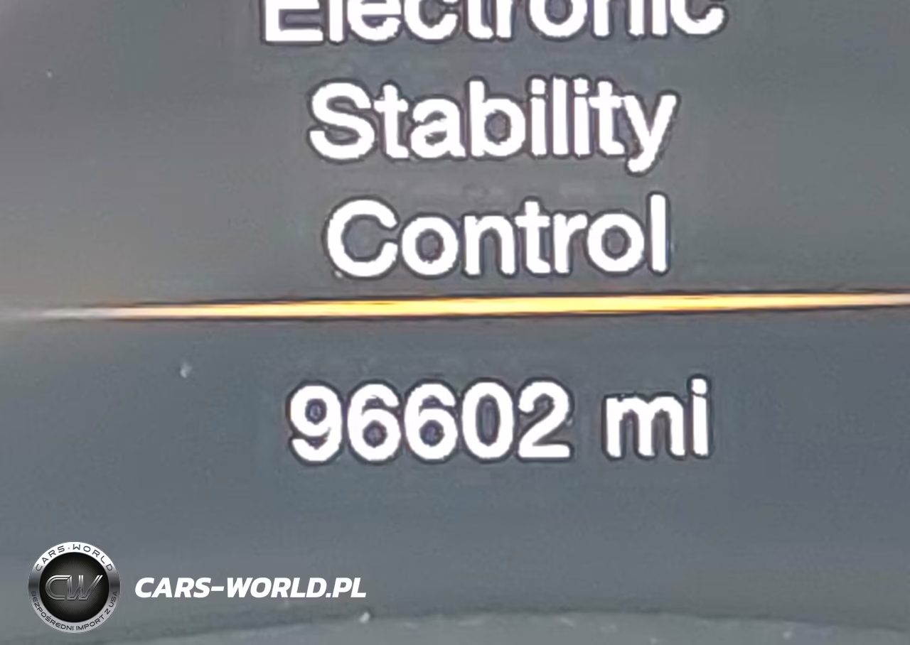 2018 Jeep Grand Cherokee Altitude 4X4 VIN:1C4RJFAGXJC256536 - 16