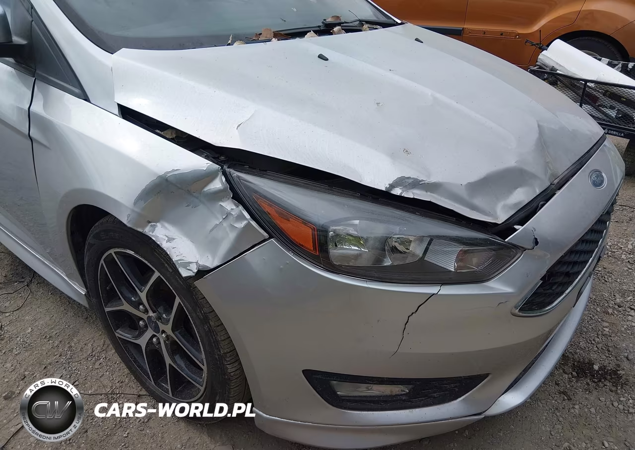 2015 Ford Focus Se VIN:1FADP3F27FL338841 - 6