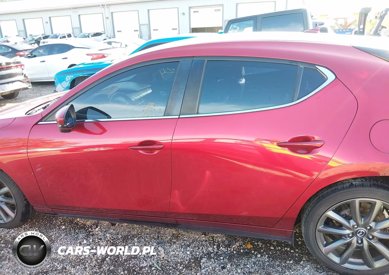 2019 Mazda Mazda3 Preferred Package VIN:JM1BPAMM4K1136054 - 14