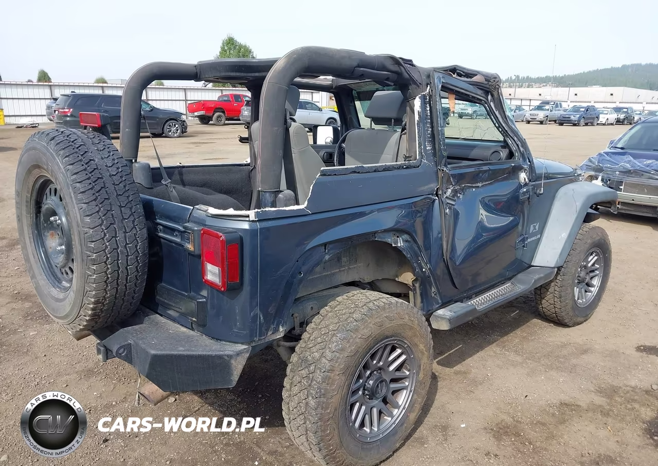 2008 Jeep Wrangler X VIN:1J4FA24178L633699 - 4