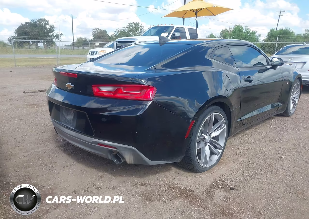 2018 Chevrolet Camaro 1Lt VIN:1G1FB1RS1J0143595 - 4