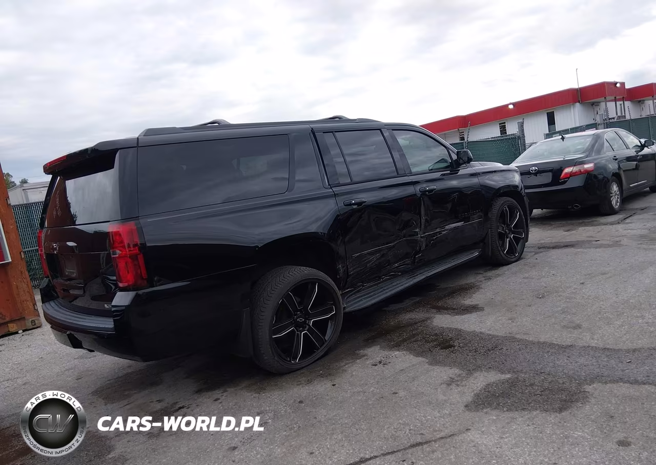 2018 Chevrolet Suburban Premier VIN:1GNSKJKC8JR391516 - 4