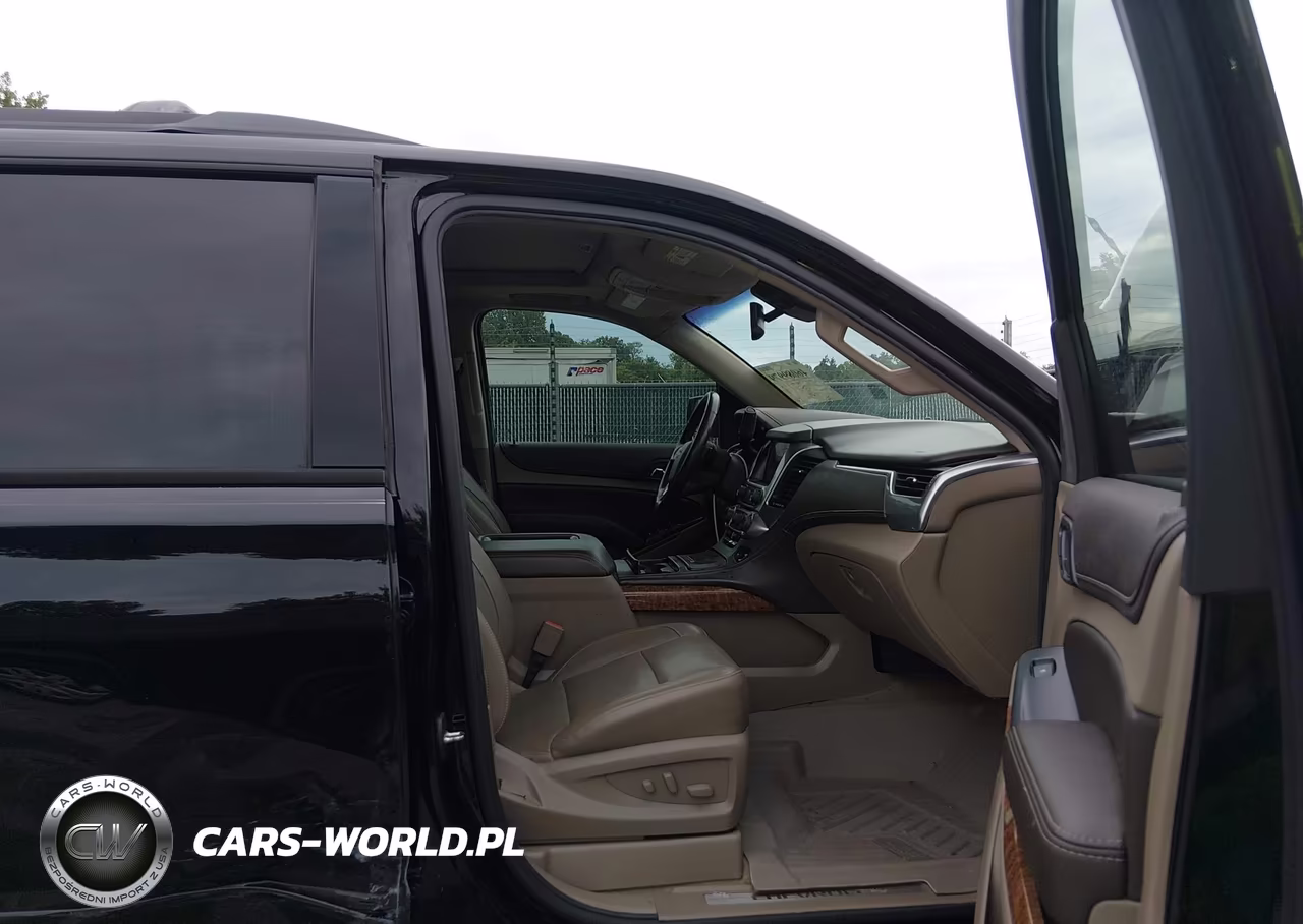 2018 Chevrolet Suburban Premier VIN:1GNSKJKC8JR391516 - 5
