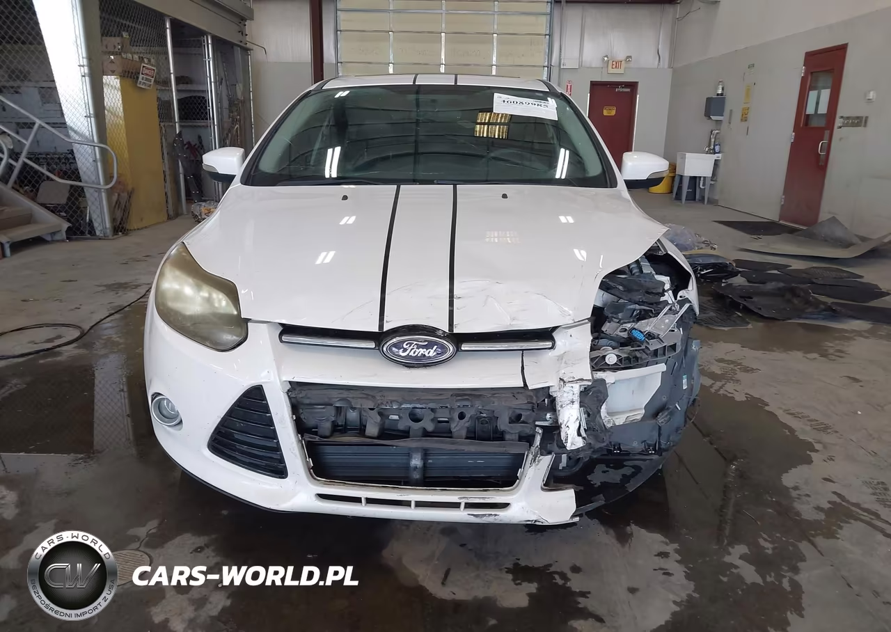 2014 Ford Focus Titanium VIN:1FADP3N27EL175916 - 13
