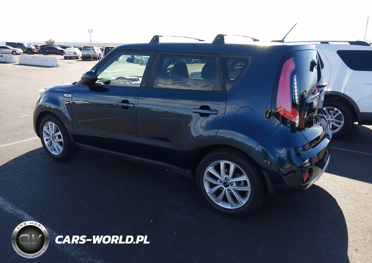 2017 Kia Soul + VIN:KNDJP3A50H7461973 - 3