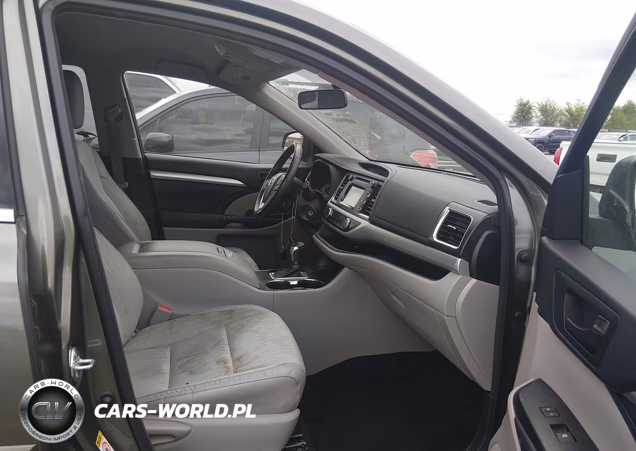2015 Toyota Highlander Le Plus V6 VIN:5TDBKRFH6FS092077 - 5
