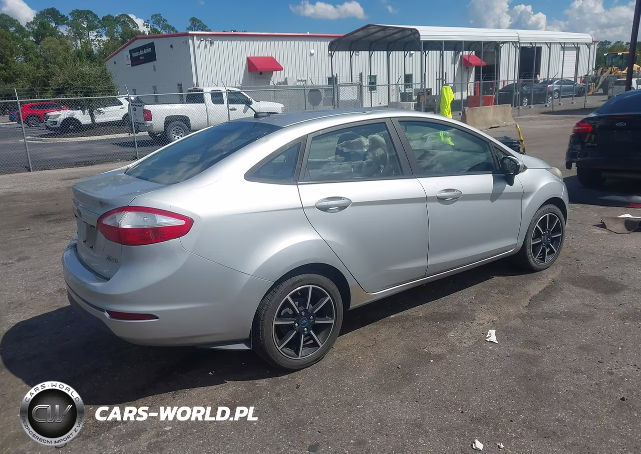 2018 Ford Fiesta Se VIN:3FADP4BJ5JM116695 - 4